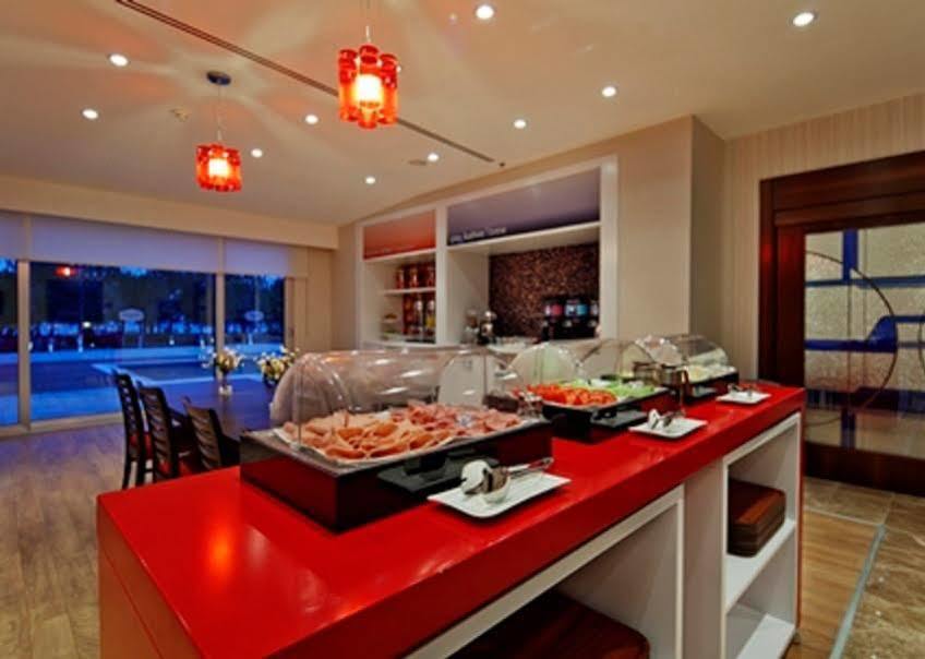 Hampton By Hilton Izmir Hotel 4*