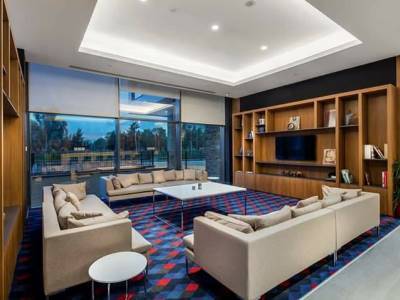 Hotel Hampton By Hilton Izmir 4*