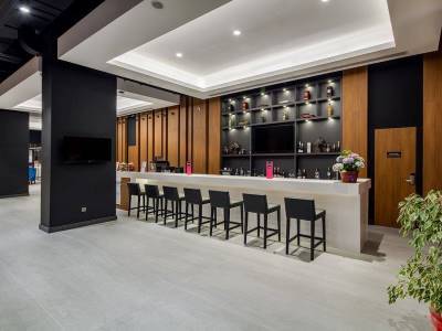 Hotel Hampton By Hilton Izmir 4*