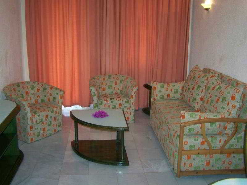 Club Mel Aparthotel