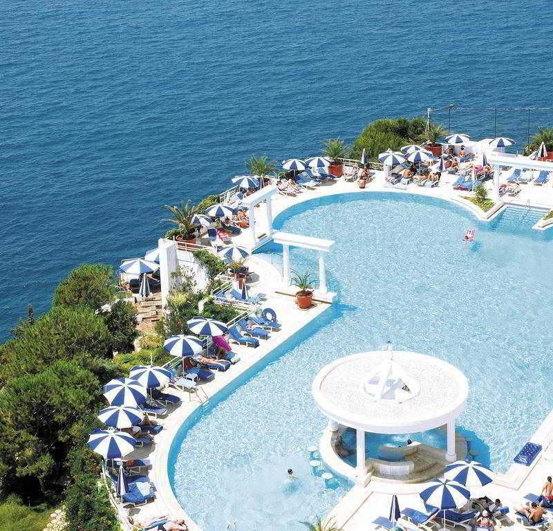 Korumar Deluxe Resort