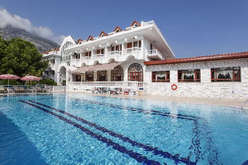 Resort Larissa Mare 4*