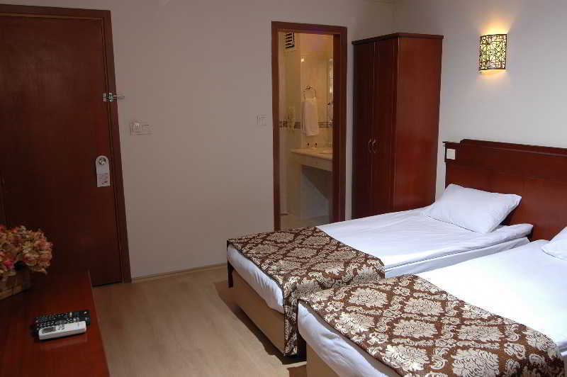 Helen Hotel 3*