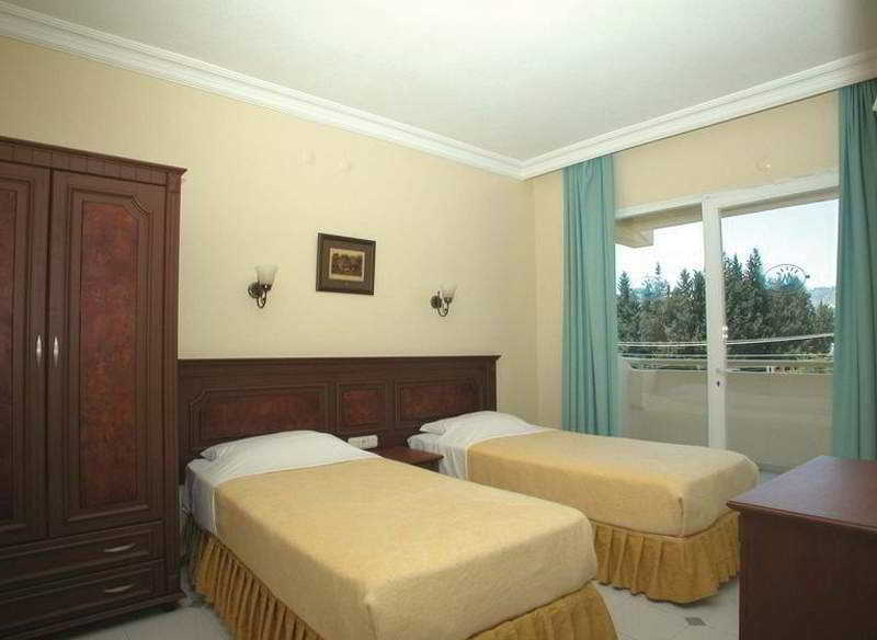 Aparthotel Amaris 3*