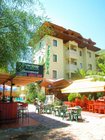 Club Petunya Hotel