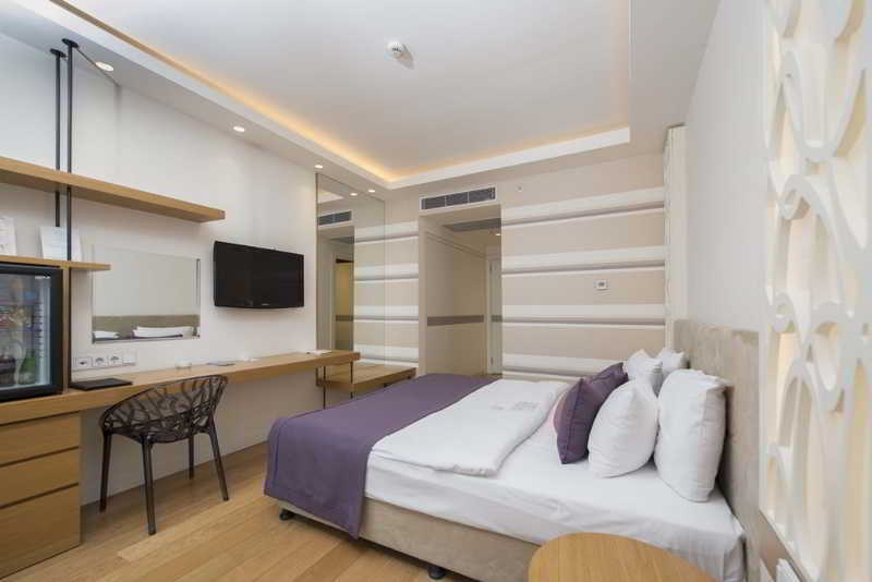 Hotel Wes 4*