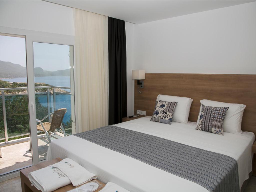 Rhapsody 4* Kas