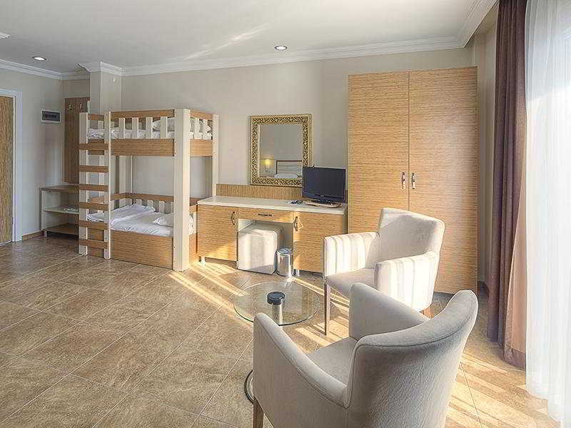Risa Hotel