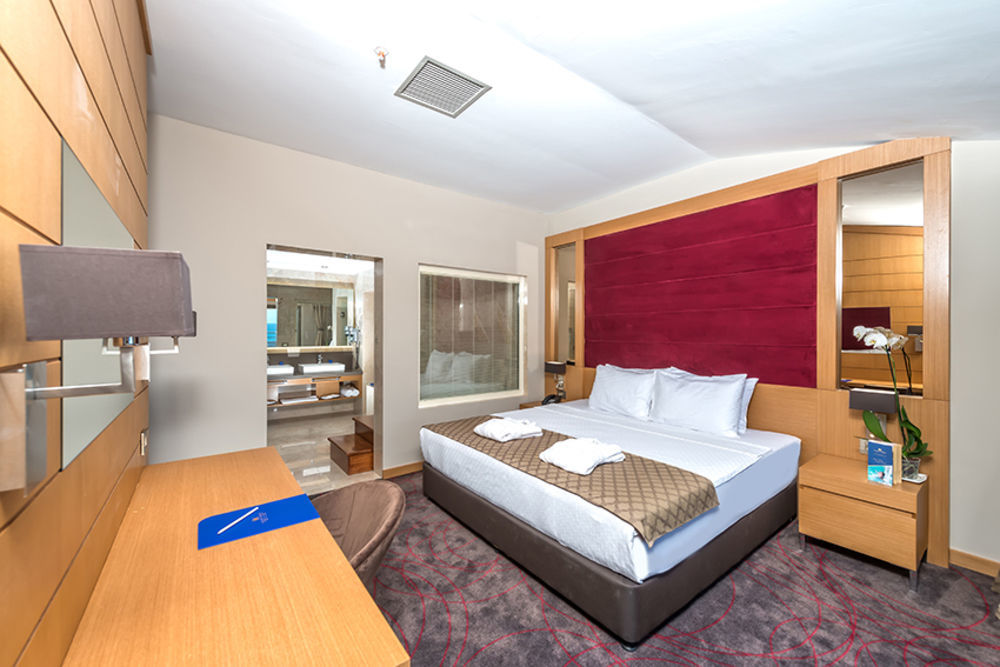 Ramada By Wyndham 5*