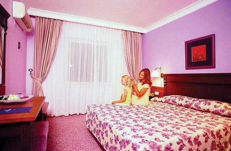 Royal Garden Hotel