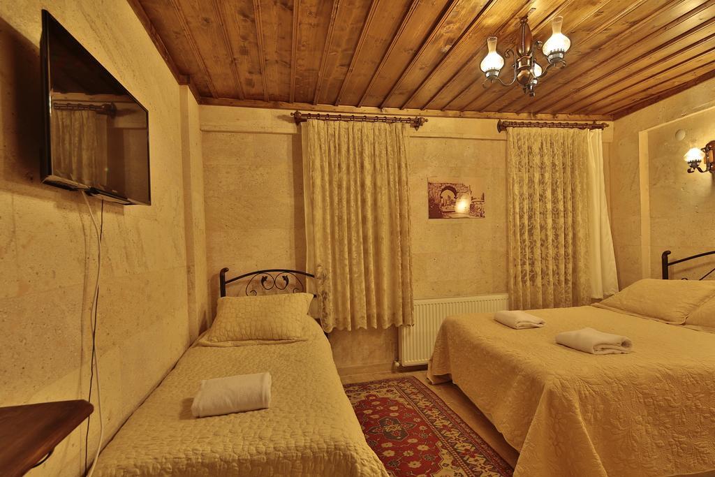 Cave Rooms&pool 2*