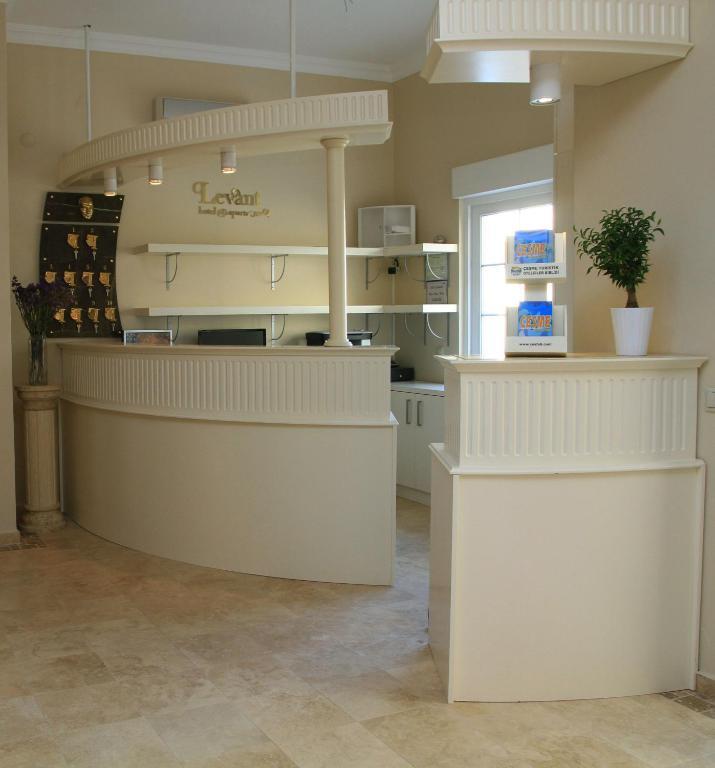 Levant & Apartment *