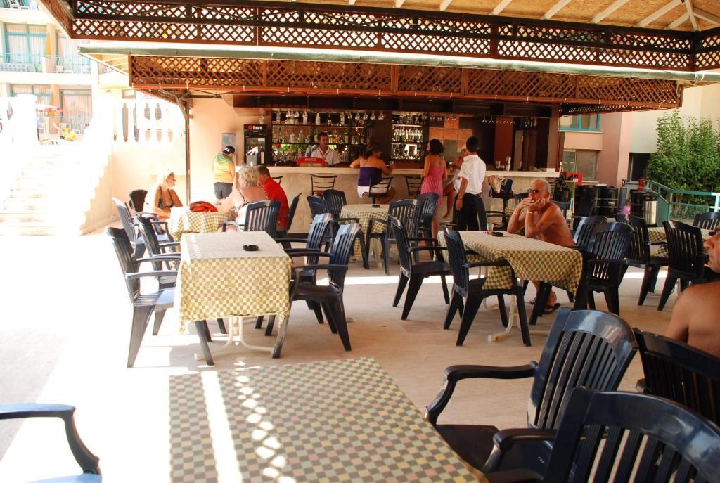 Hotel Clover Magic Park 4*