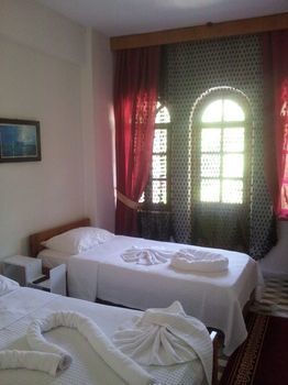 Hotel River