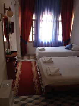 River Hotel