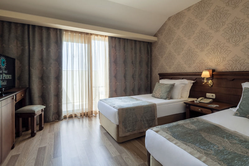 Hotel Club Turan World Select Side