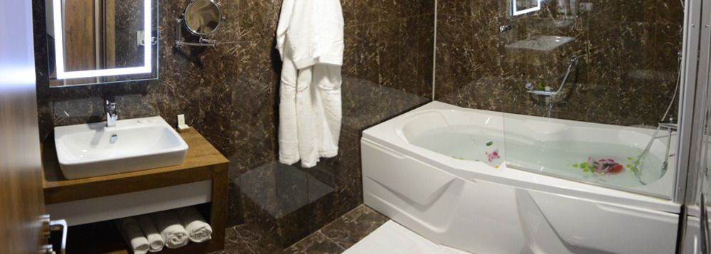 White Star Hotel 4*