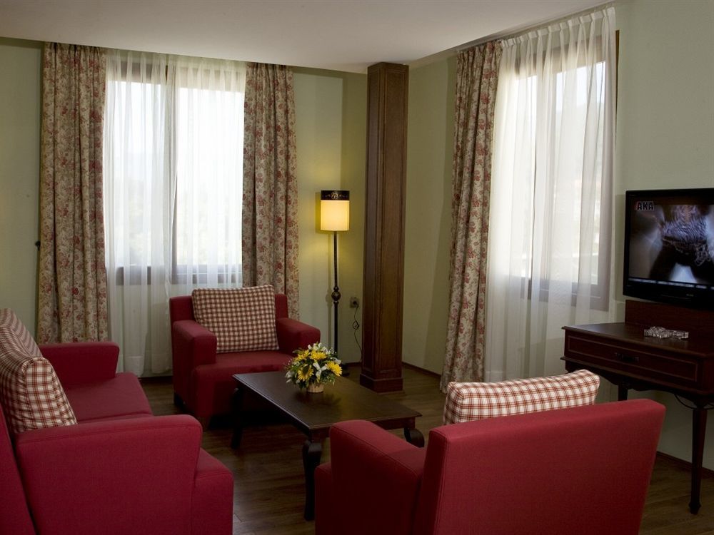 Padok Premium & Stables Hotel