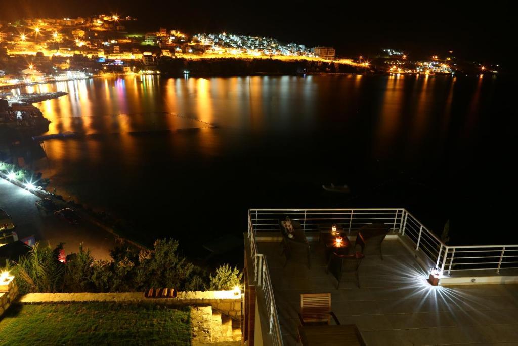 Reyhan Karaburun (Izmir)