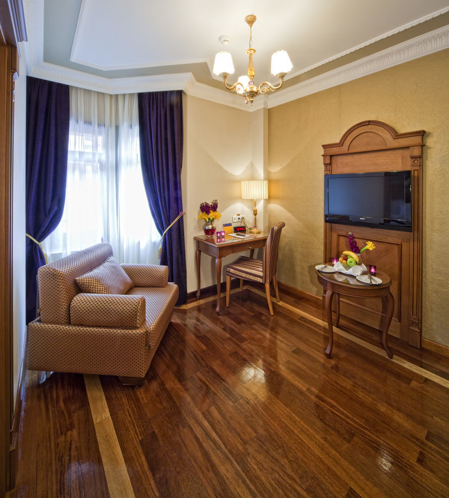 Glk Premier Acropol &