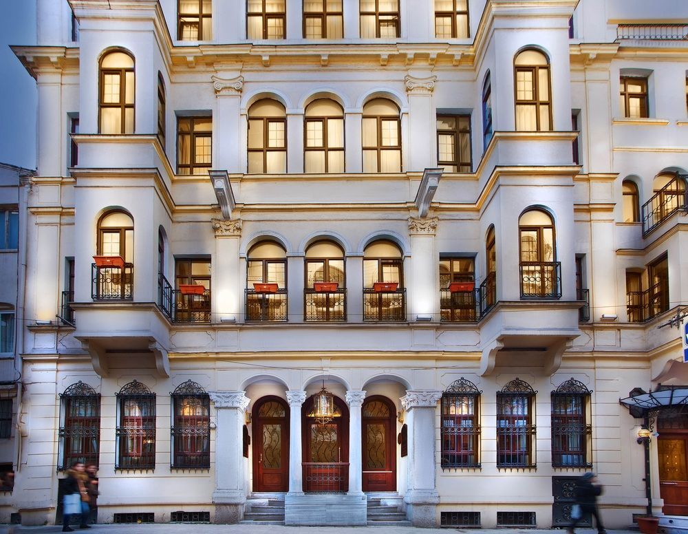 Hotel Amber & 4*