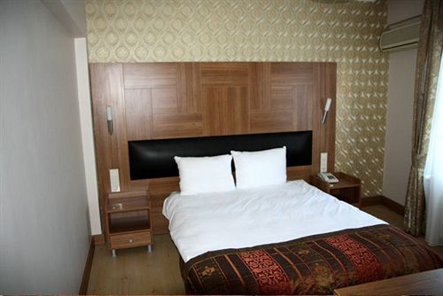 Elasophia Hotel