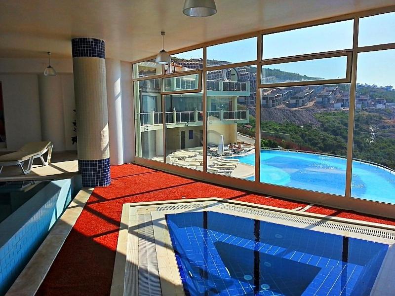 Apartment Royal Heights Bogazici