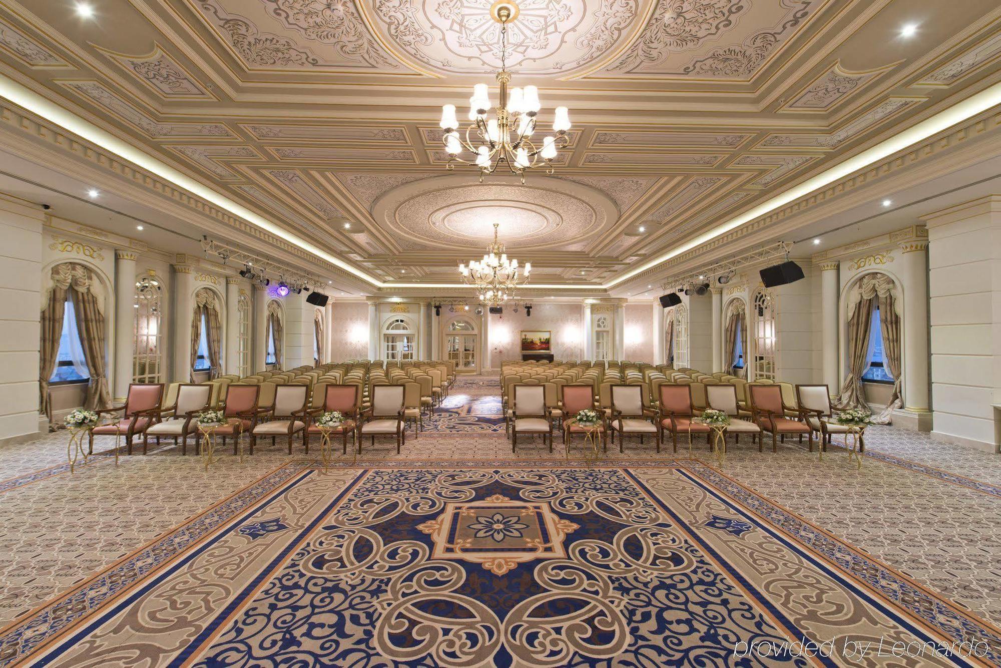 Hotel Elite World Van