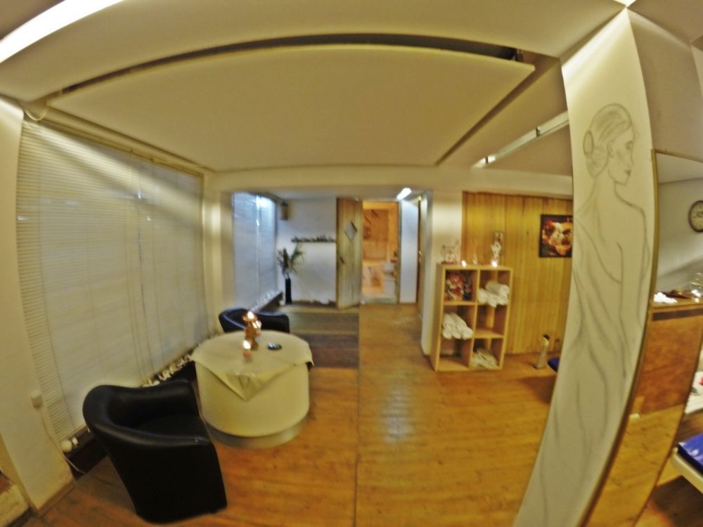Sky Vela & Hotel 3*