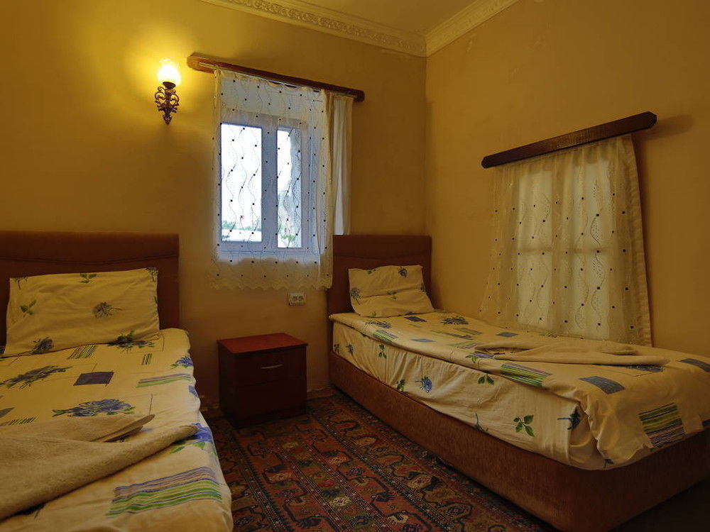 Inn Melek Cave