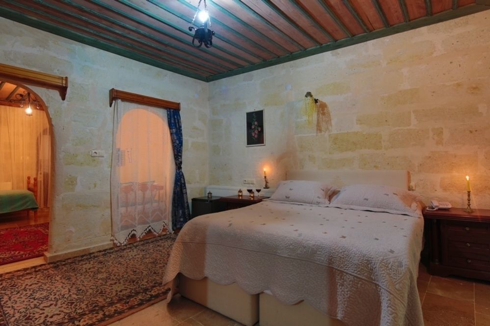 Jerveni Cave Hotel 2*