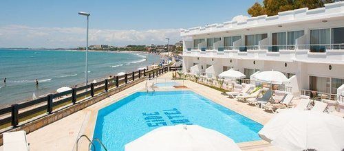 Side Beach Club
