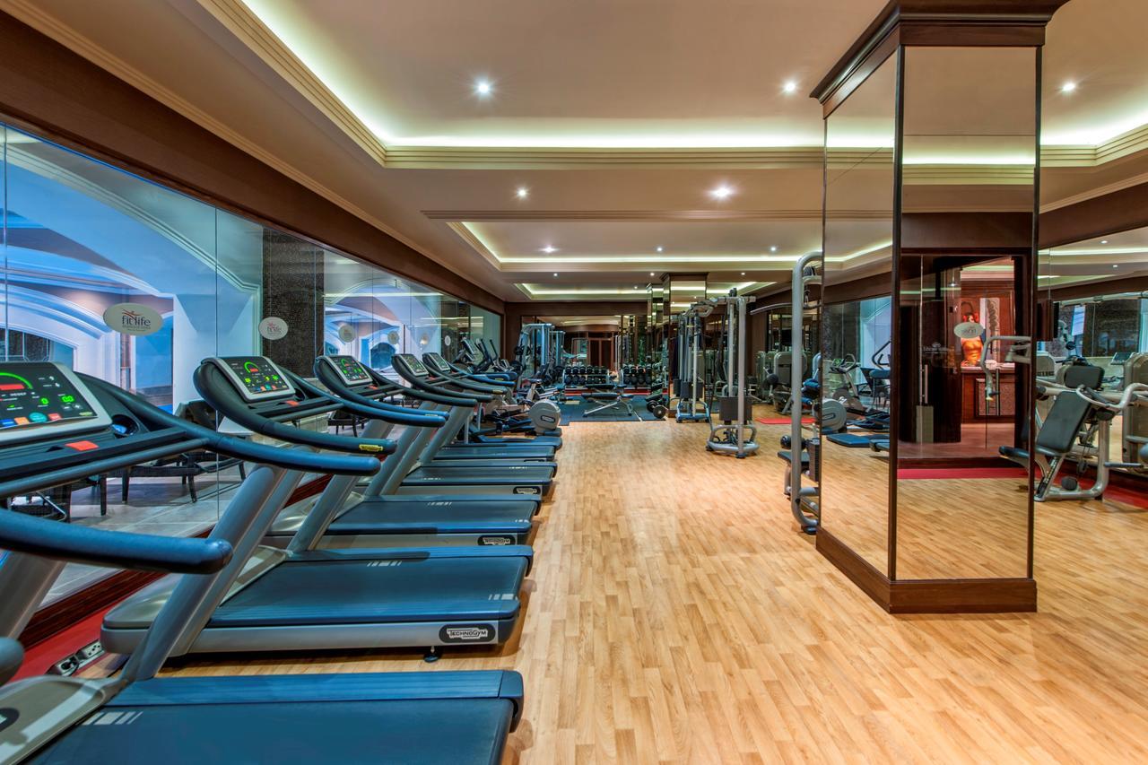 Elite World Hotel 5*