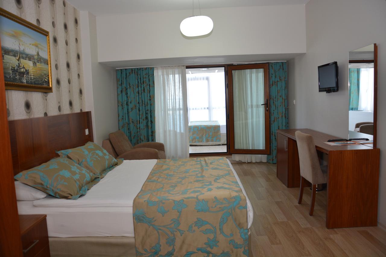 Hotel Grand Karot 3*