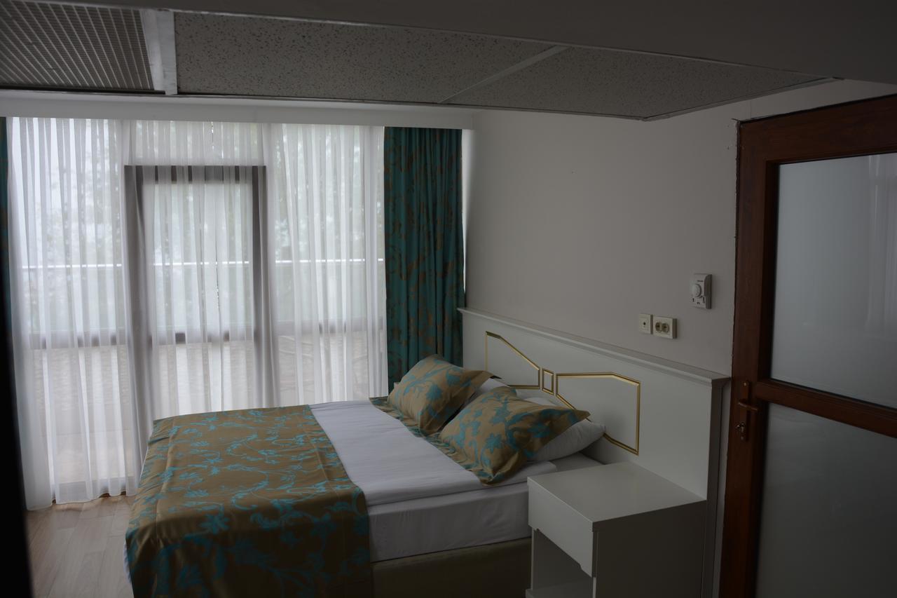 Hotel Grand Karot