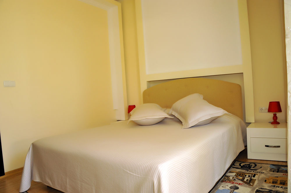 Apartment 2 *