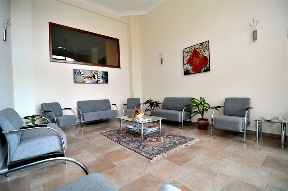 Fora Aparthotel 3*