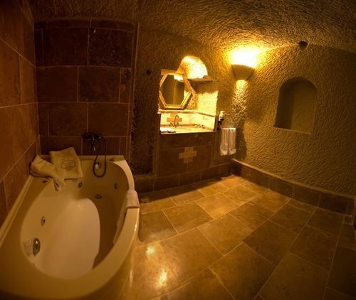 Has Cave Hotel