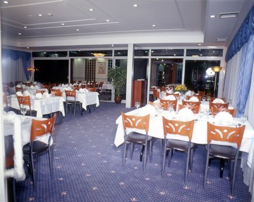 Royal Hotel