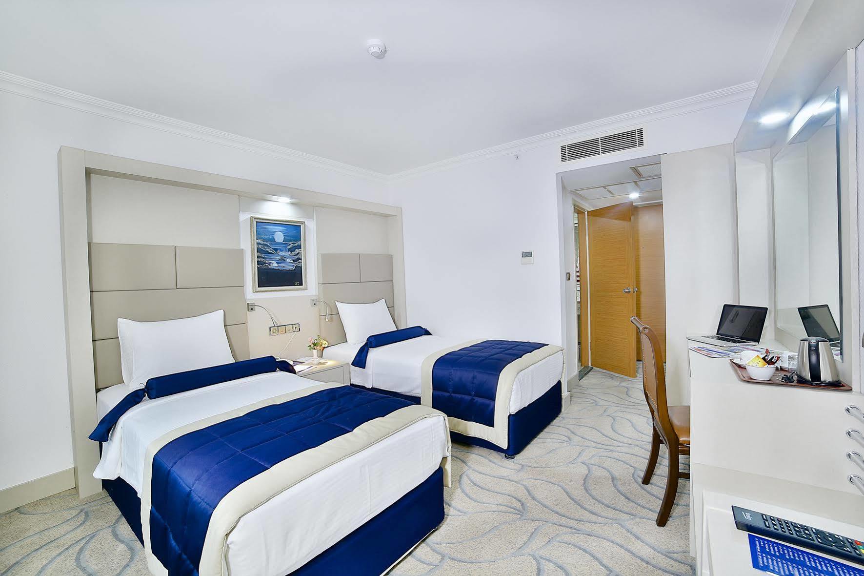 Marathon Hotel 4*
