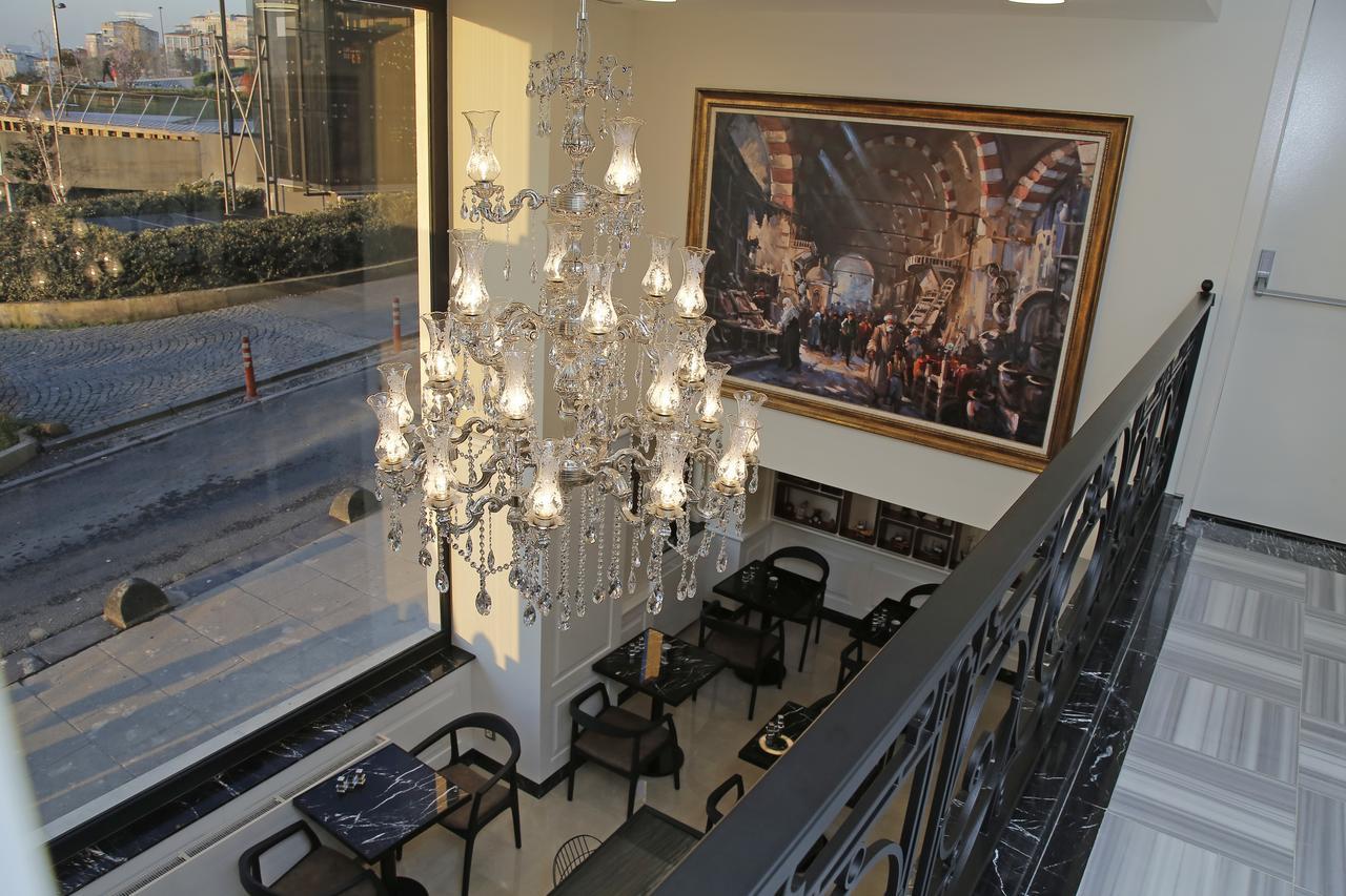 Art Nouveau Pera