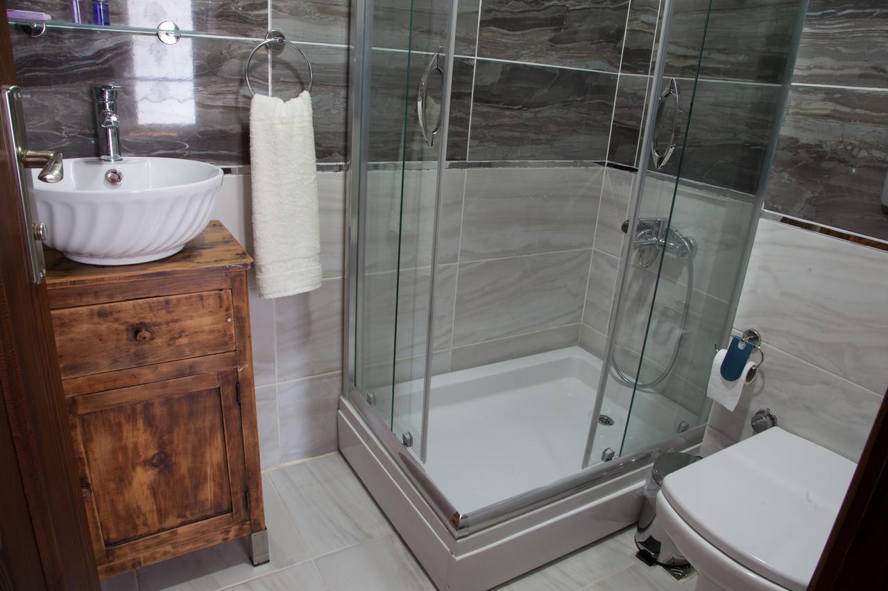 Lal Hotel 3*