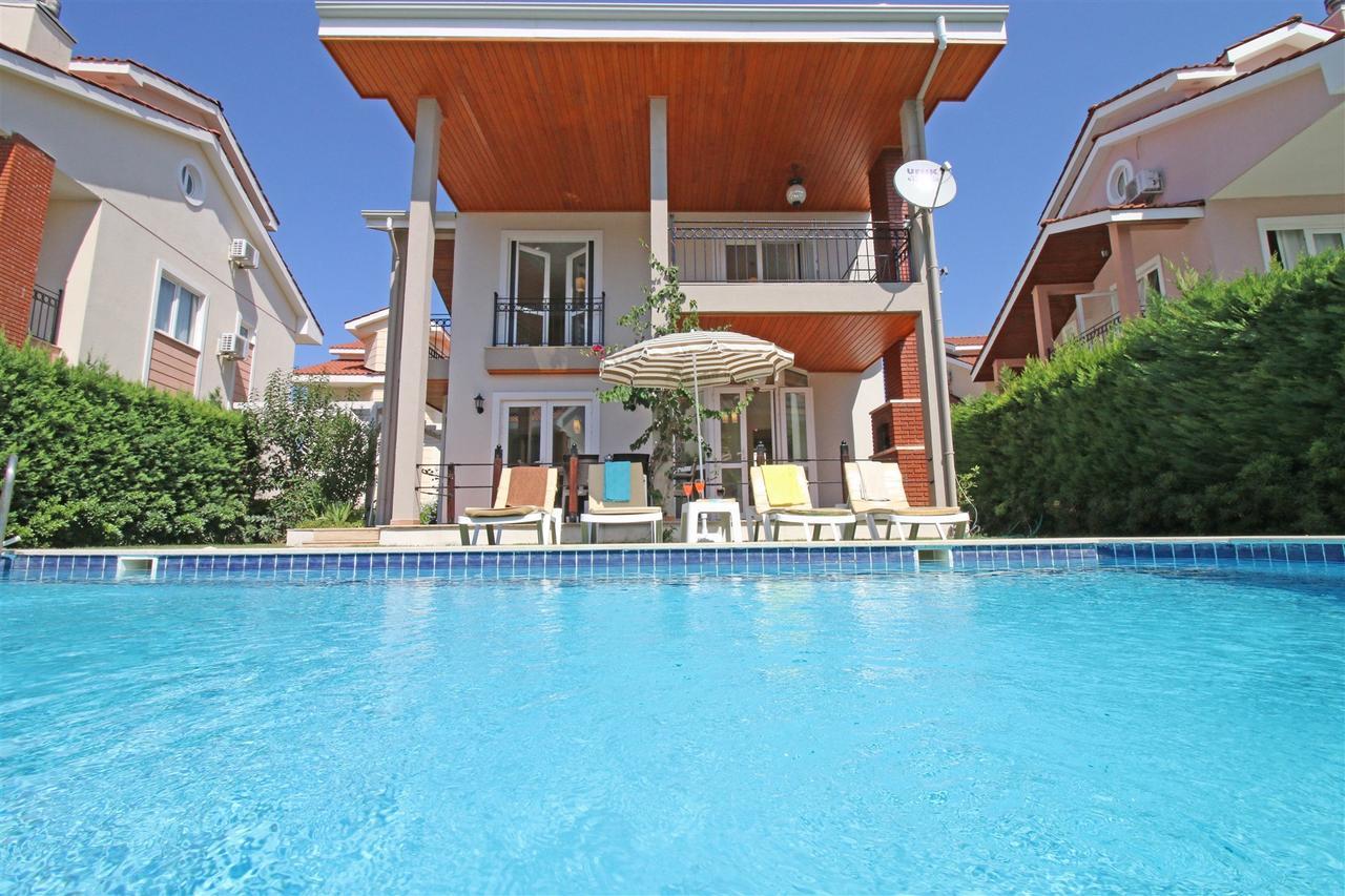 Oasis Lettings A14 *