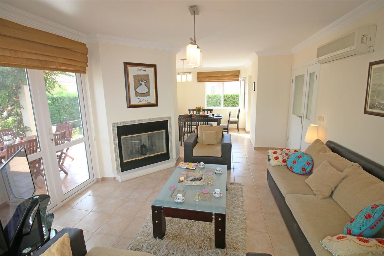 Villa Oasis Lettings A14 *