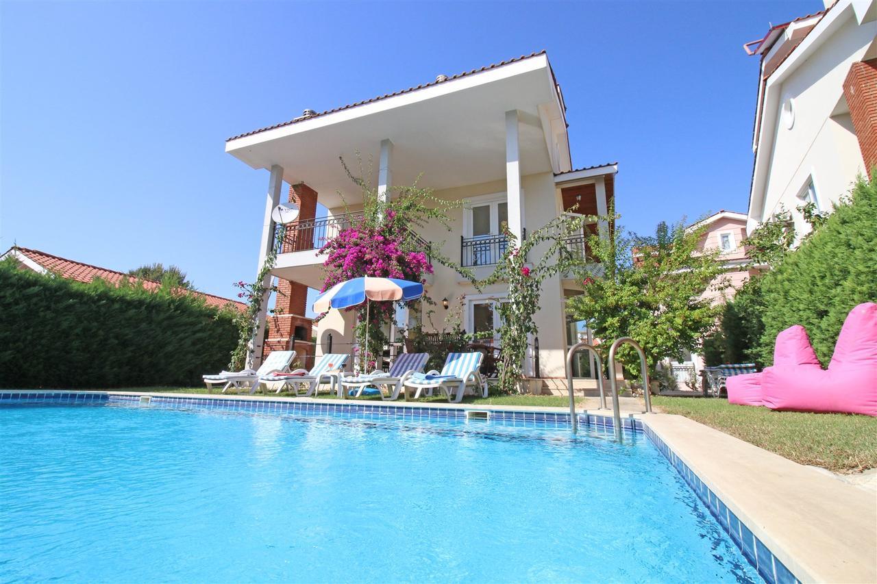 Oasis Lettings A14 *