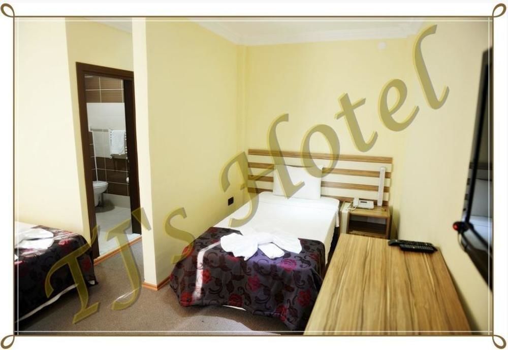 Tj's Hotel
