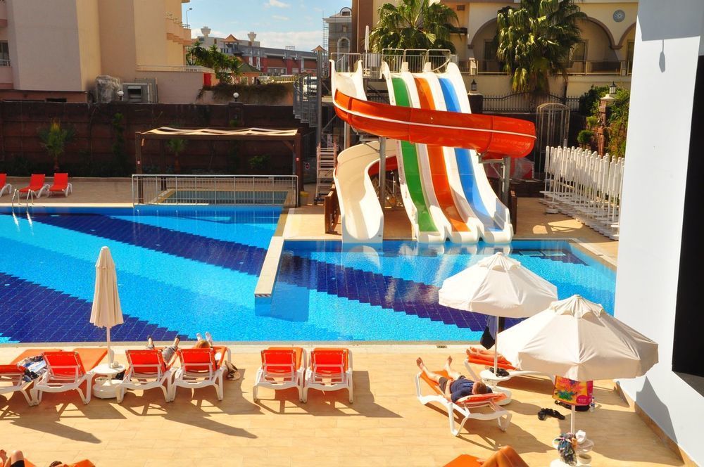 Hotel Orange Palace 5*