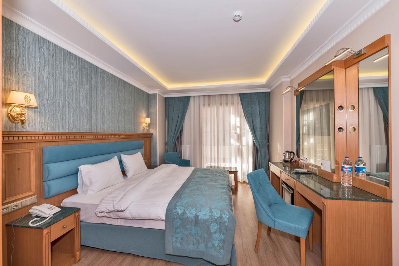 Magnaura House Hotel 3*