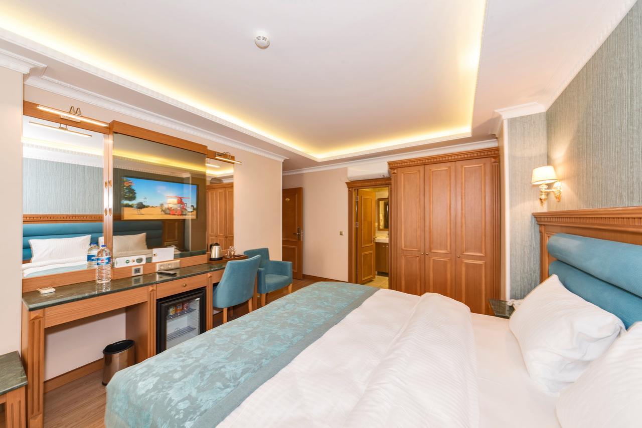 Magnaura House Hotel 3*
