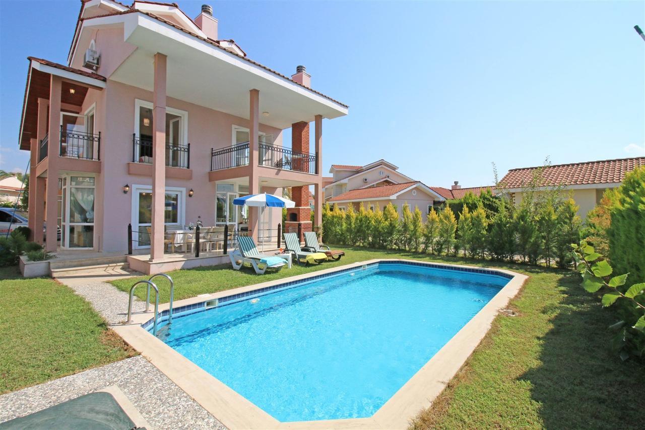 Oasis Lettings A14 Villa *